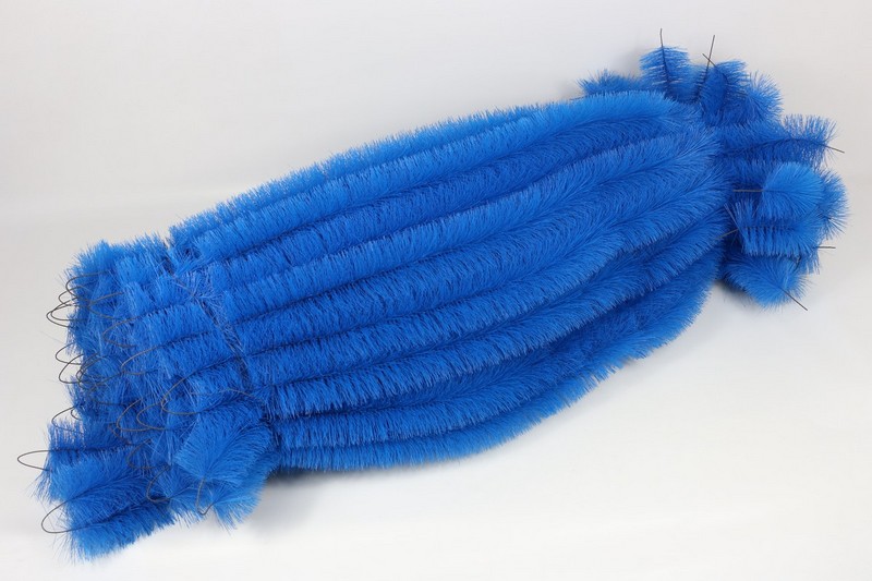 712 